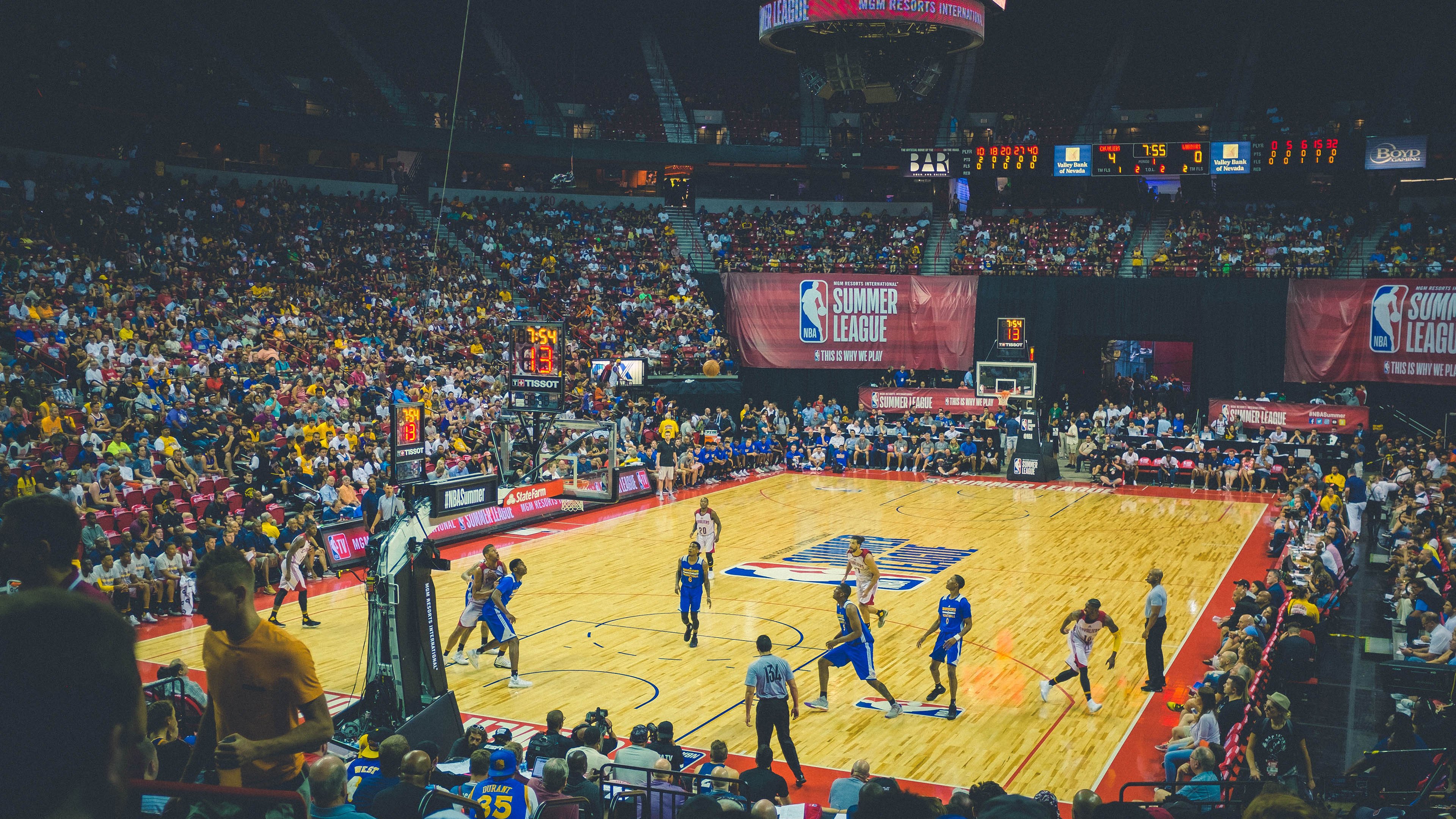 球员在国家队中凭借出色表现进入国际球探视野,球员国家队进球数